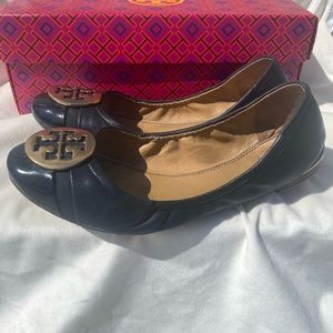 TORY BURCH - MINNIE CAPTOE BALLET FLATS